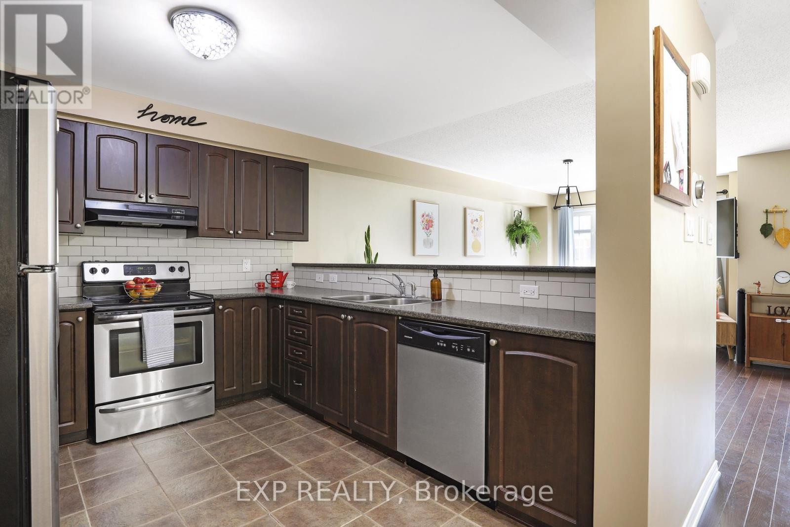 












116 QUITO PRIVATE

,
Ottawa,




Ontario
K2E0A9

