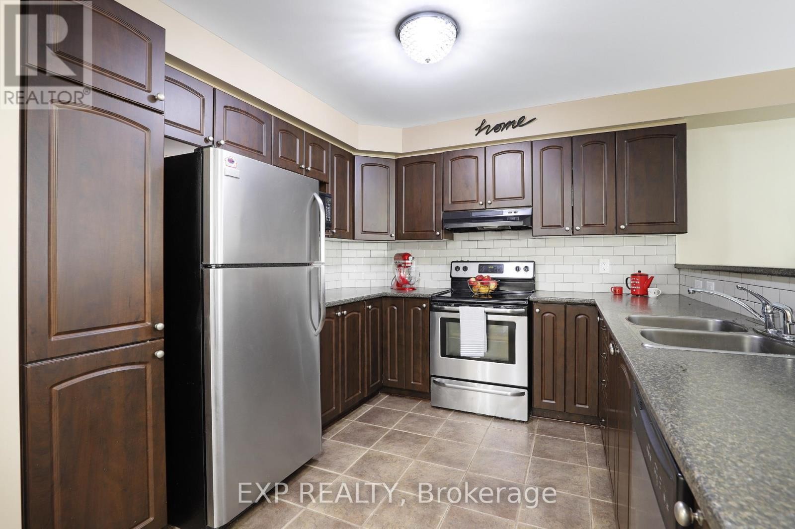 












116 QUITO PRIVATE

,
Ottawa,




Ontario
K2E0A9

