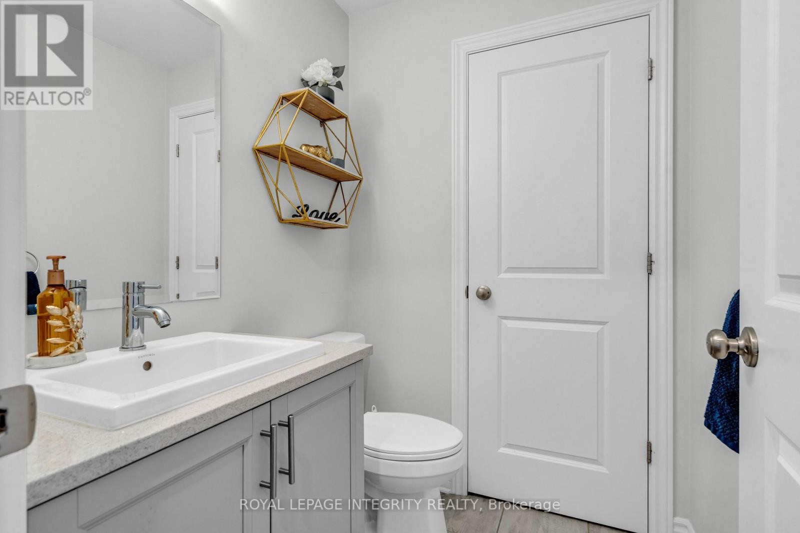 












35 CARABINER PRIVATE

,
Ottawa,




Ontario
K1W0L7

