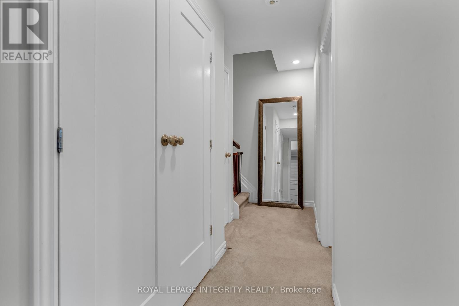 












35 CARABINER PRIVATE

,
Ottawa,




Ontario
K1W0L7

