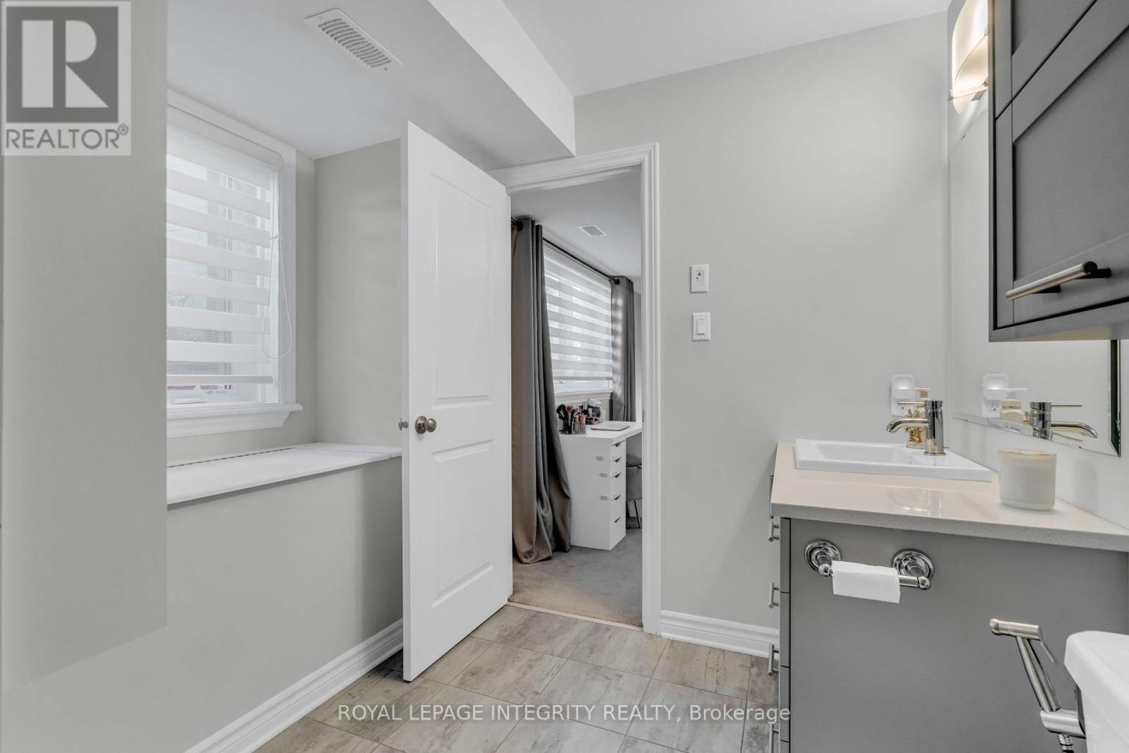 












35 CARABINER PRIVATE

,
Ottawa,




Ontario
K1W0L7

