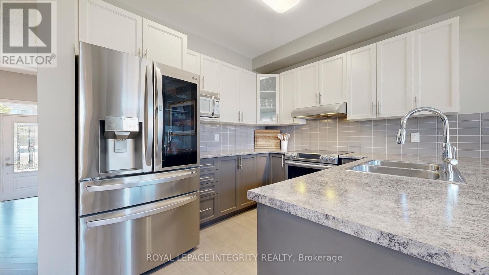












108 PIN CHERRY GROVE

,
Ottawa,




Ontario
K1W0J5


