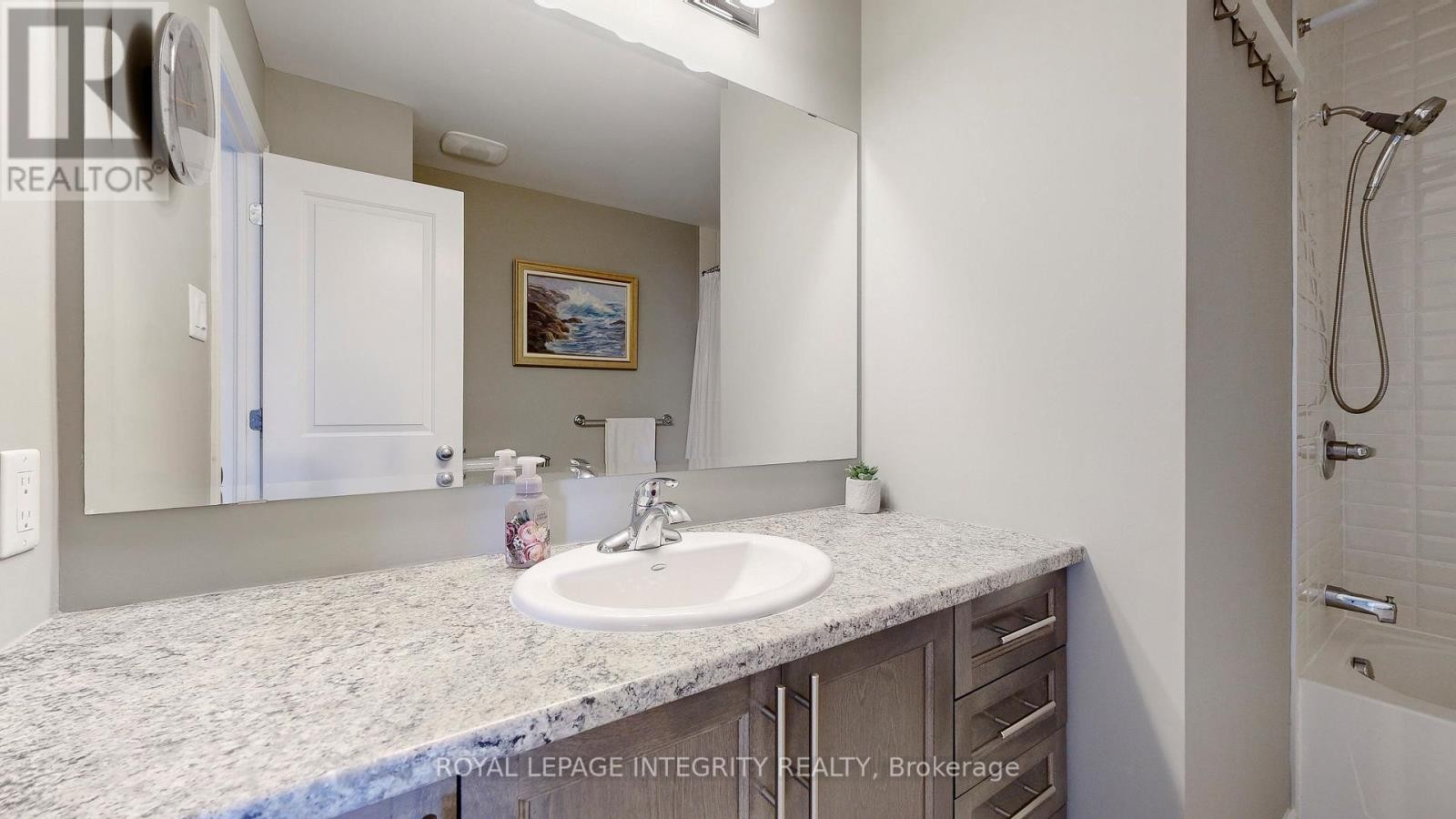 












108 PIN CHERRY GROVE

,
Ottawa,




Ontario
K1W0J5

