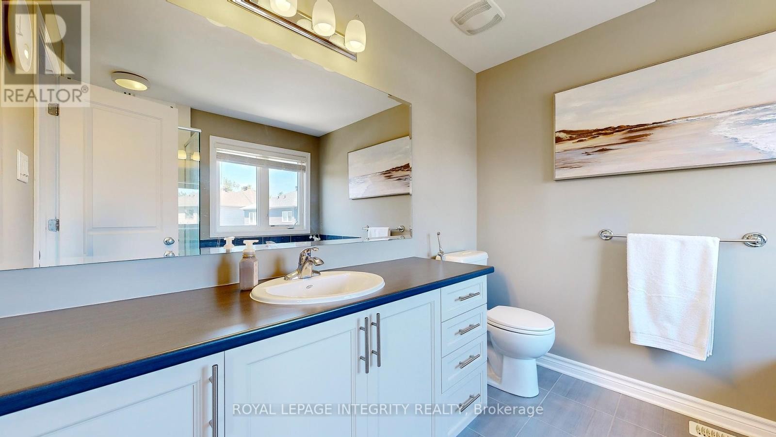 












108 PIN CHERRY GROVE

,
Ottawa,




Ontario
K1W0J5

