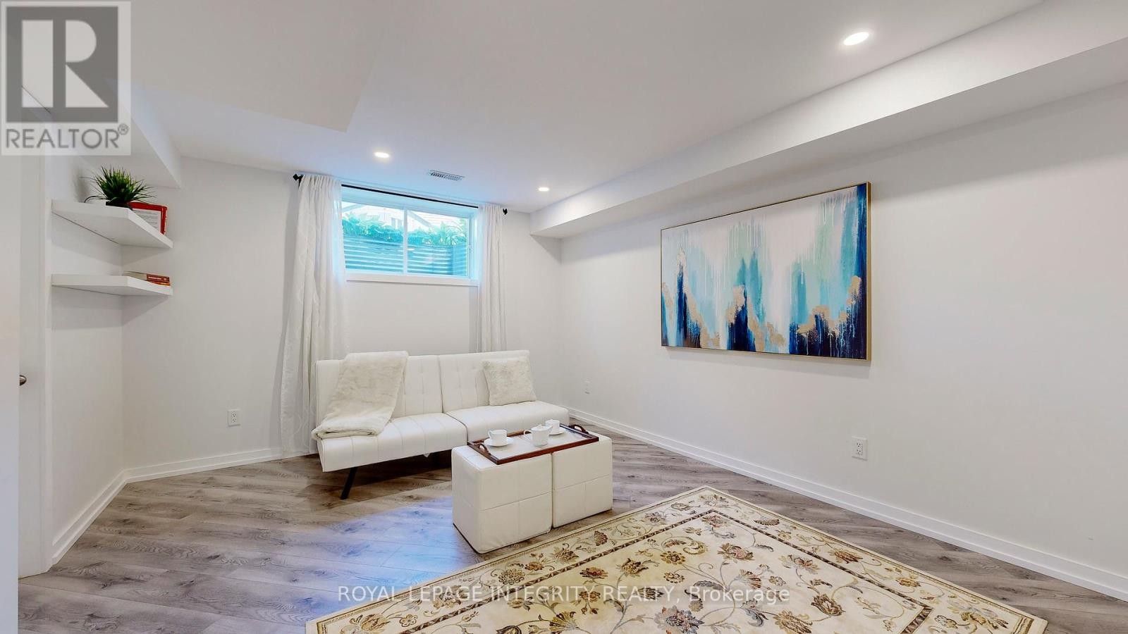 












108 PIN CHERRY GROVE

,
Ottawa,




Ontario
K1W0J5

