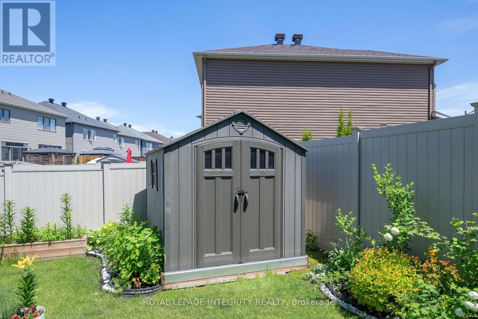 












108 PIN CHERRY GROVE

,
Ottawa,




Ontario
K1W0J5

