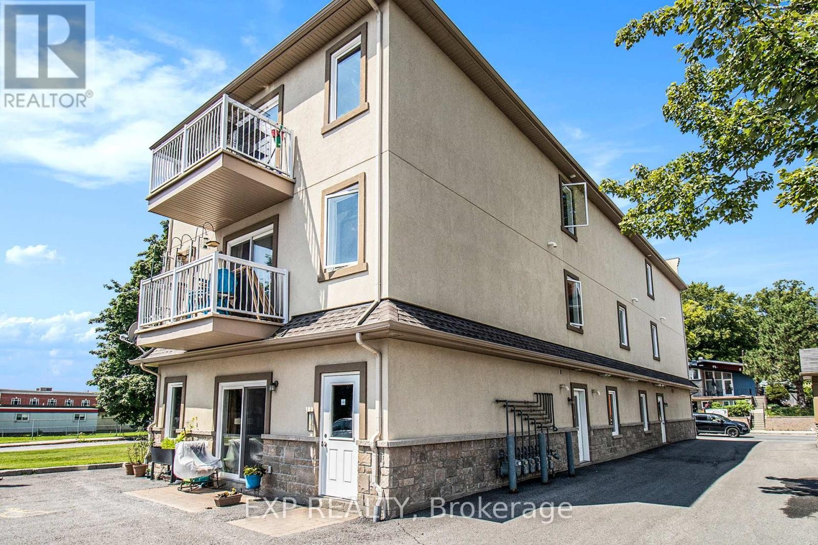 












301 - 2149 LAURIER STREET

,
Clarence-Rockland,




Ontario
K4K1L2

