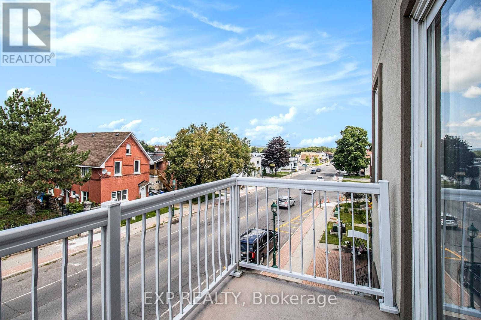 












301 - 2149 LAURIER STREET

,
Clarence-Rockland,




Ontario
K4K1L2

