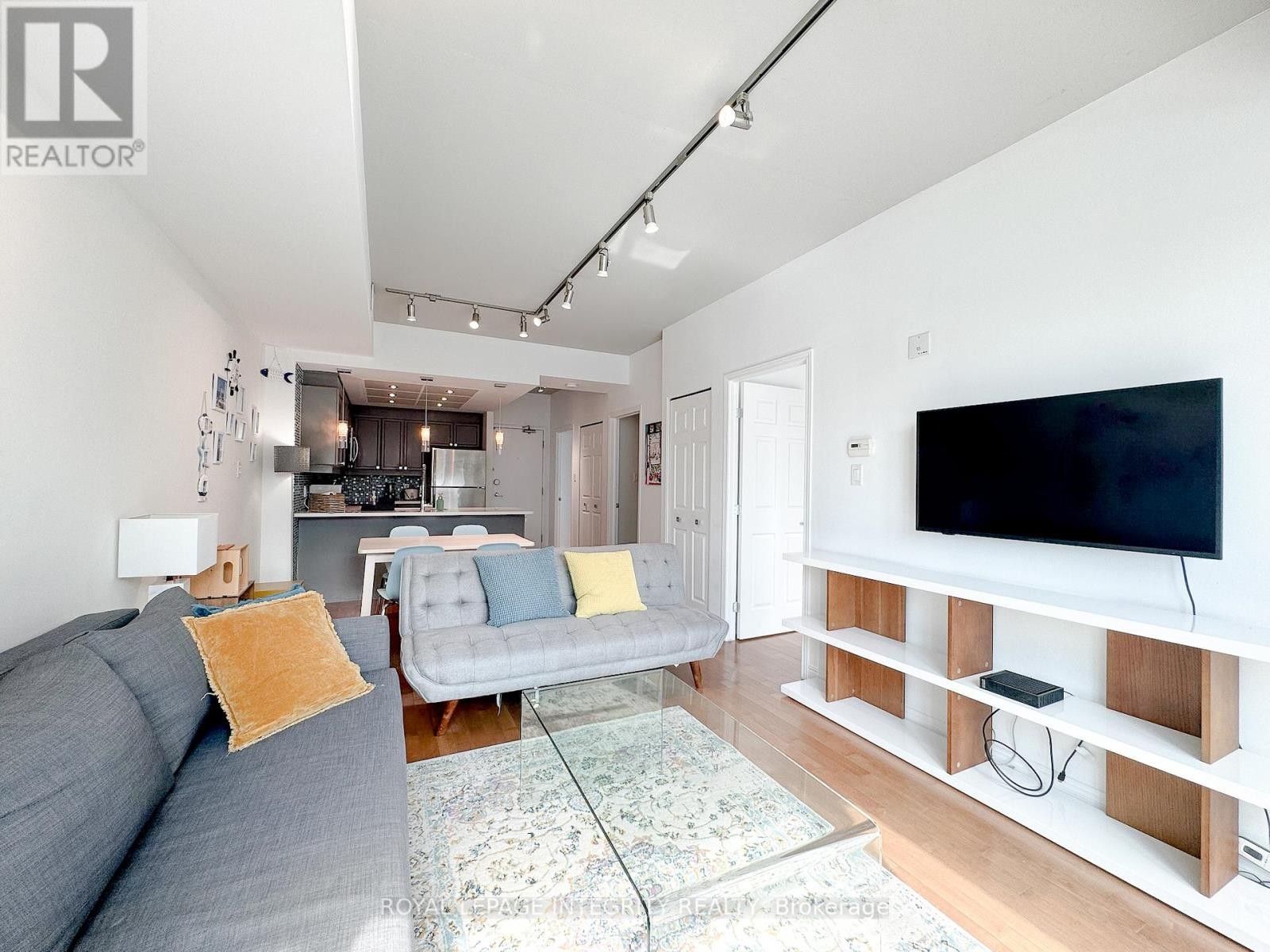 












1203 - 134 YORK STREET

,
Ottawa,




Ontario
K1N1K8

