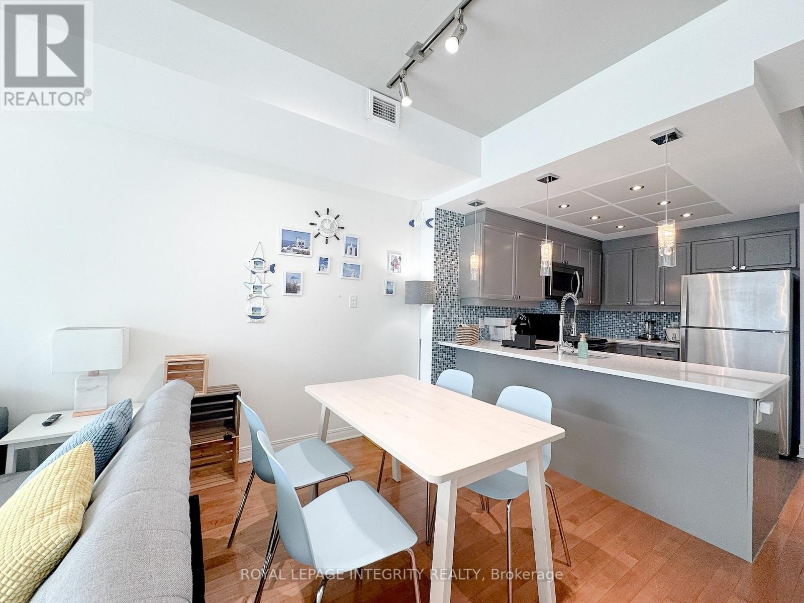 












1203 - 134 YORK STREET

,
Ottawa,




Ontario
K1N1K8

