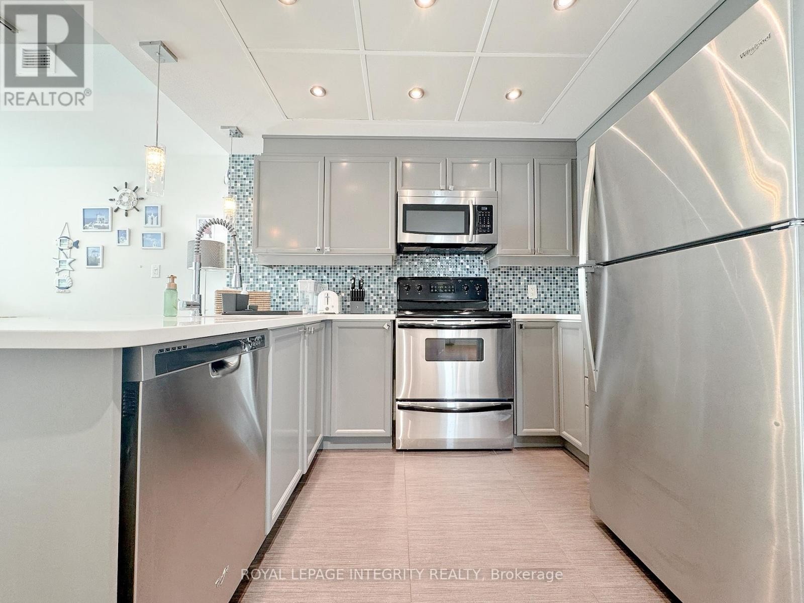 












1203 - 134 YORK STREET

,
Ottawa,




Ontario
K1N1K8

