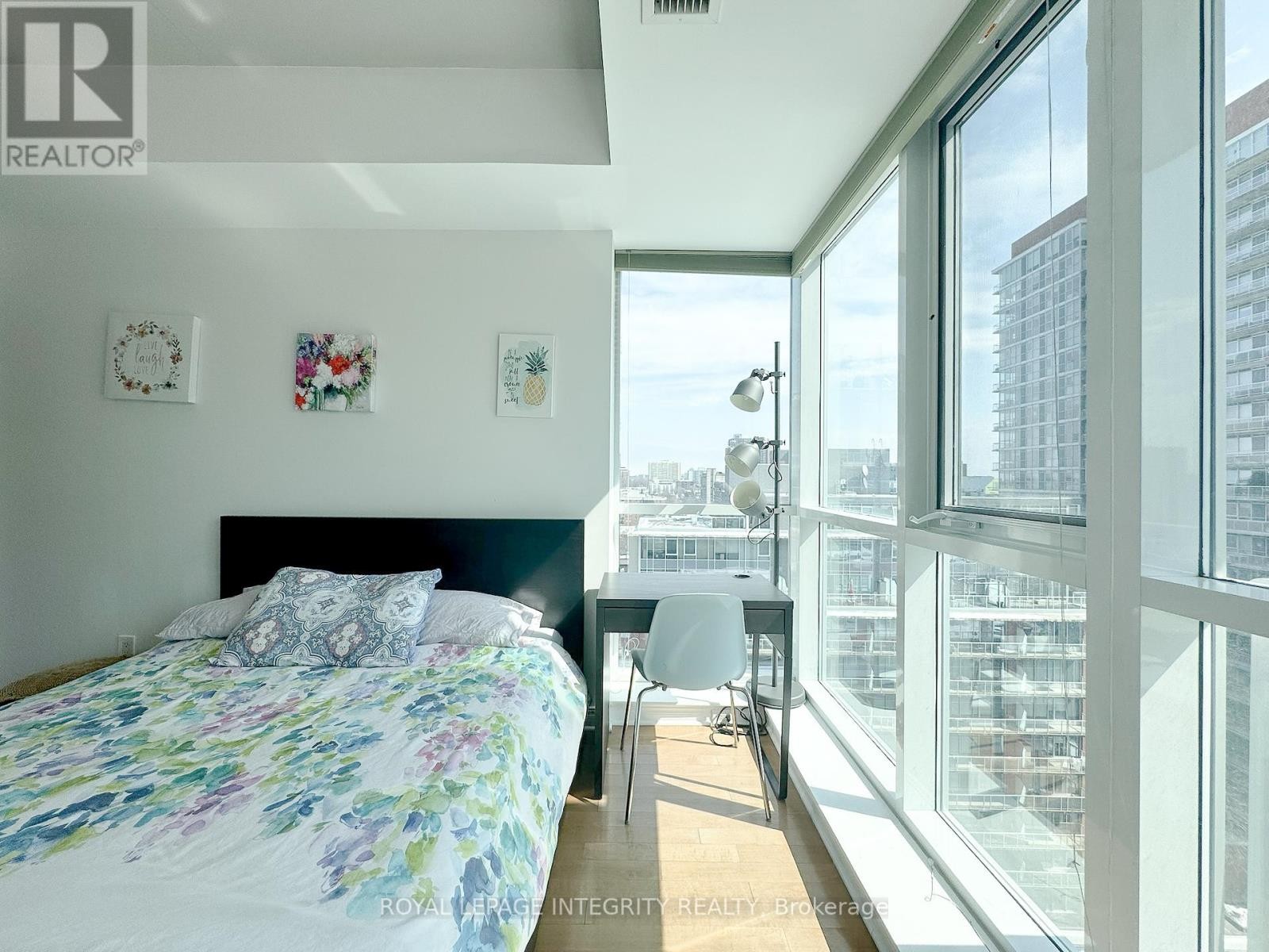 












1203 - 134 YORK STREET

,
Ottawa,




Ontario
K1N1K8

