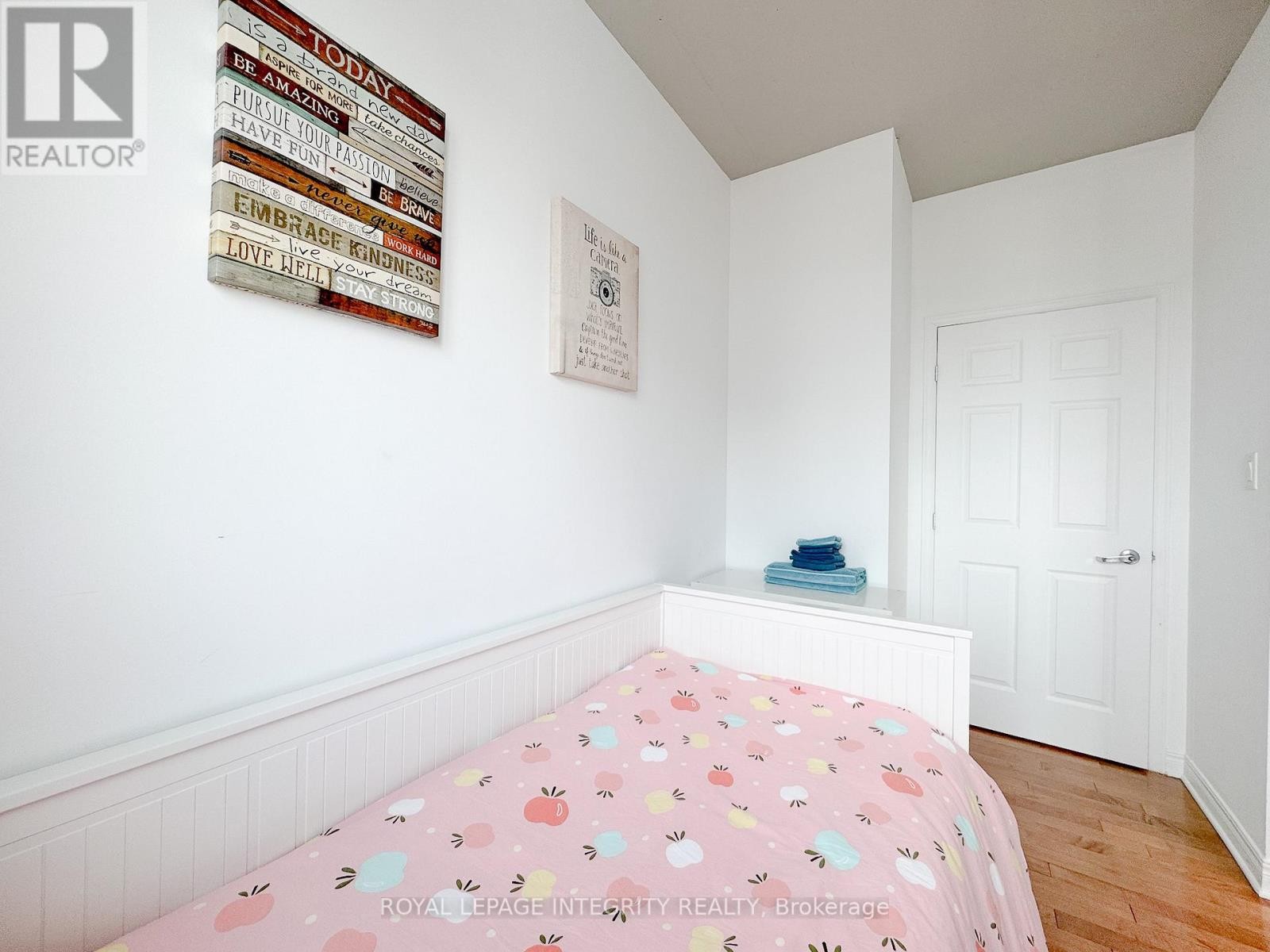 












1203 - 134 YORK STREET

,
Ottawa,




Ontario
K1N1K8

