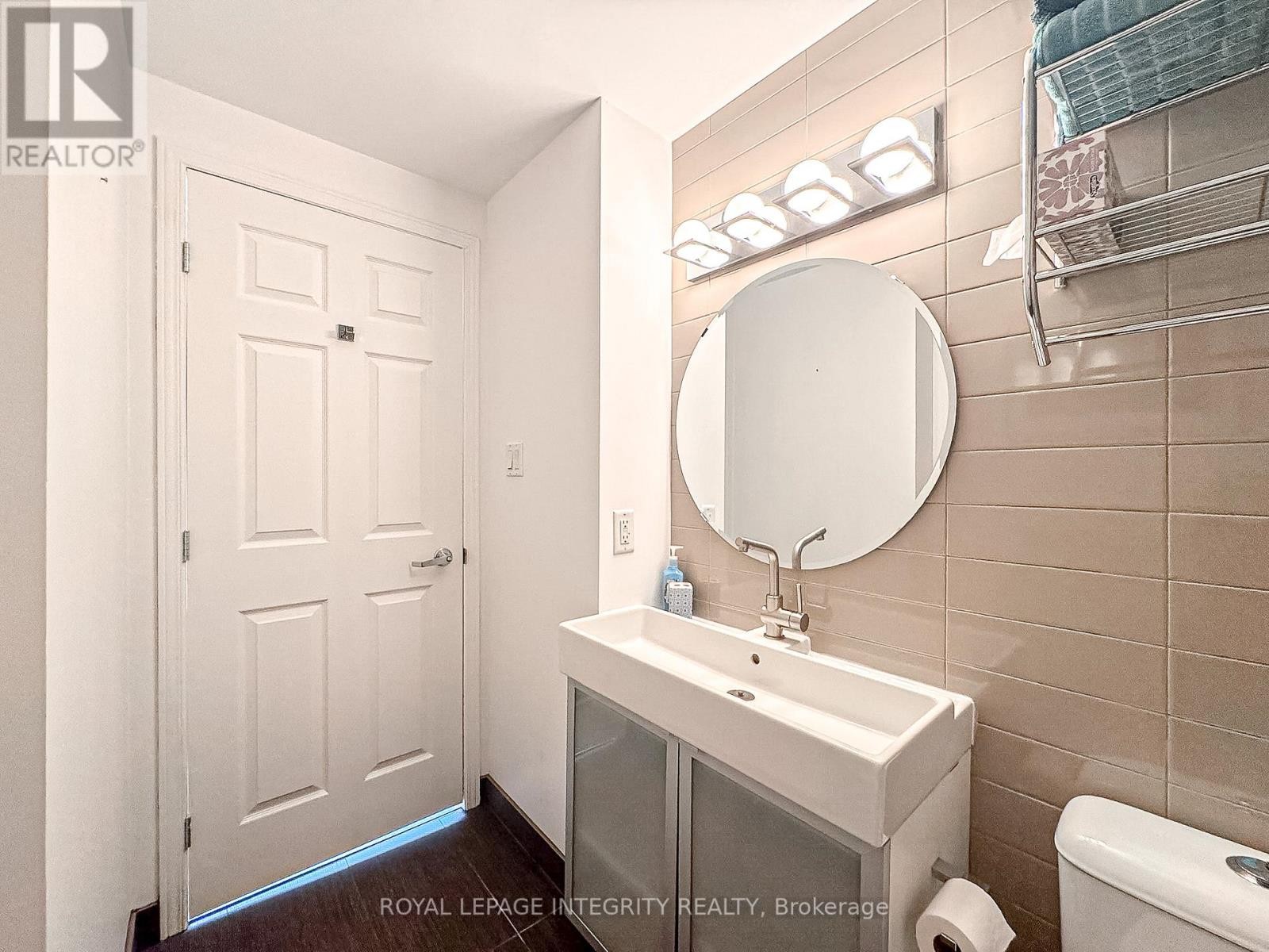 












1203 - 134 YORK STREET

,
Ottawa,




Ontario
K1N1K8

