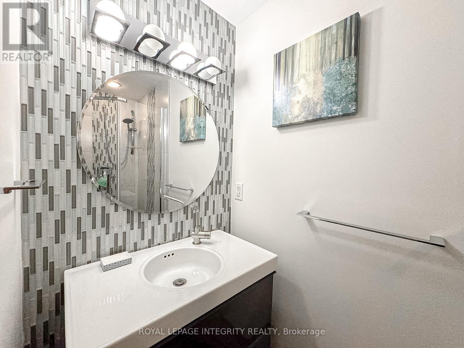












1203 - 134 YORK STREET

,
Ottawa,




Ontario
K1N1K8

