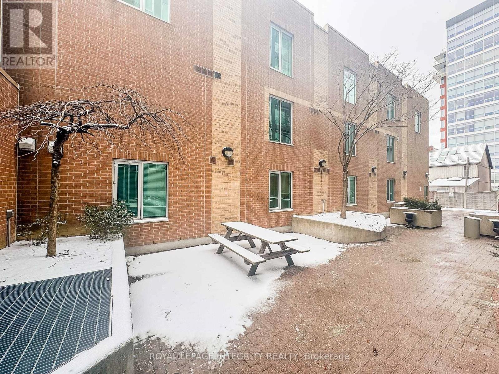 












1203 - 134 YORK STREET

,
Ottawa,




Ontario
K1N1K8

