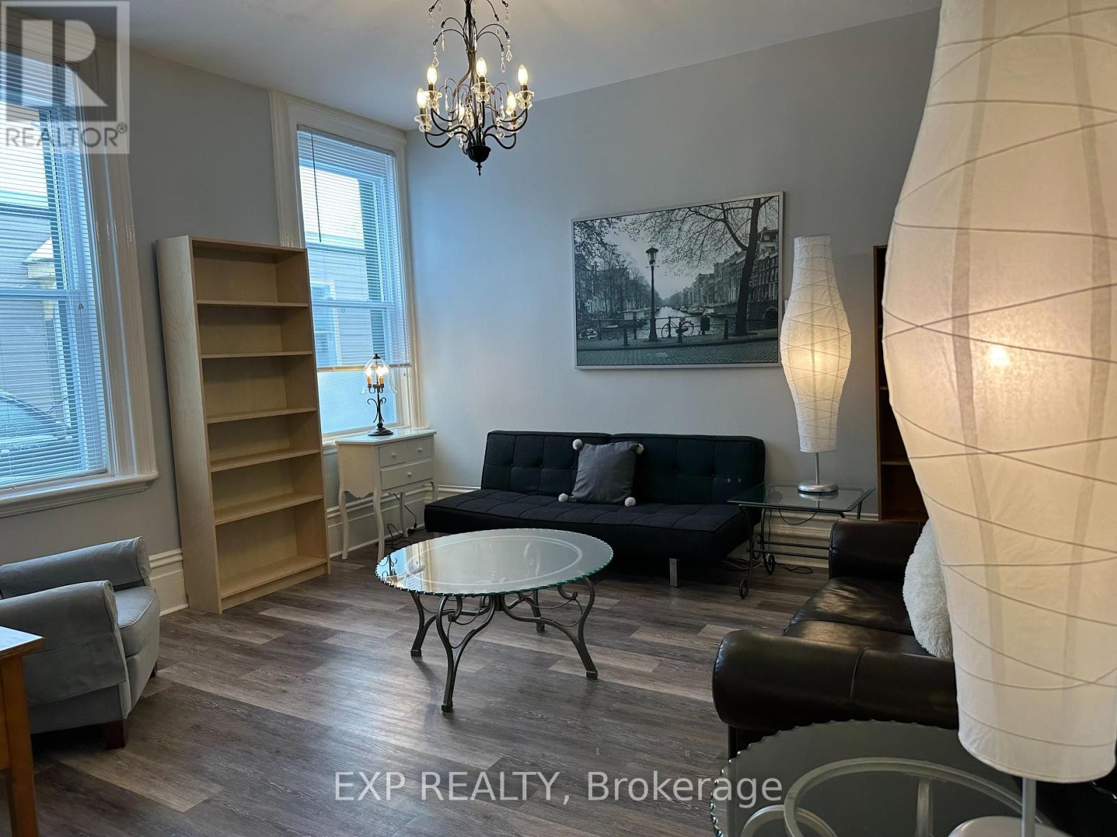 












1 - 242 BRIDGE STREET

,
Carleton Place,




Ontario
K7C3H4

