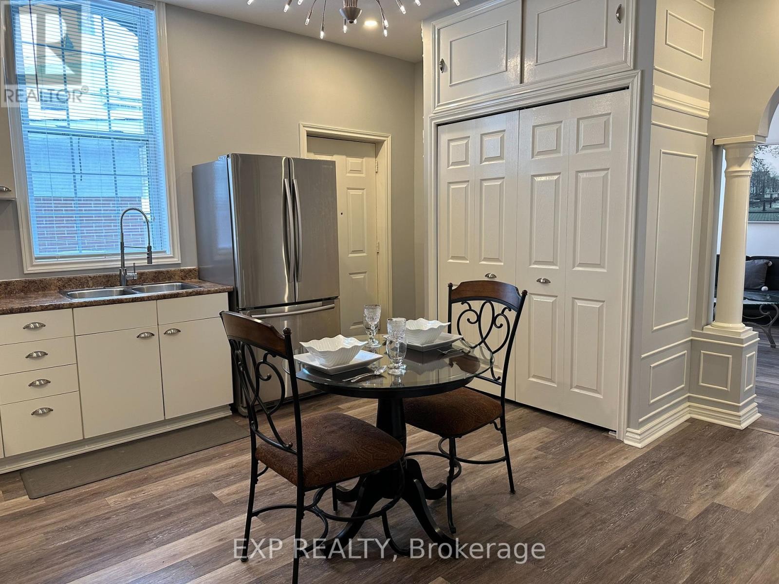 












1 - 242 BRIDGE STREET

,
Carleton Place,




Ontario
K7C3H4

