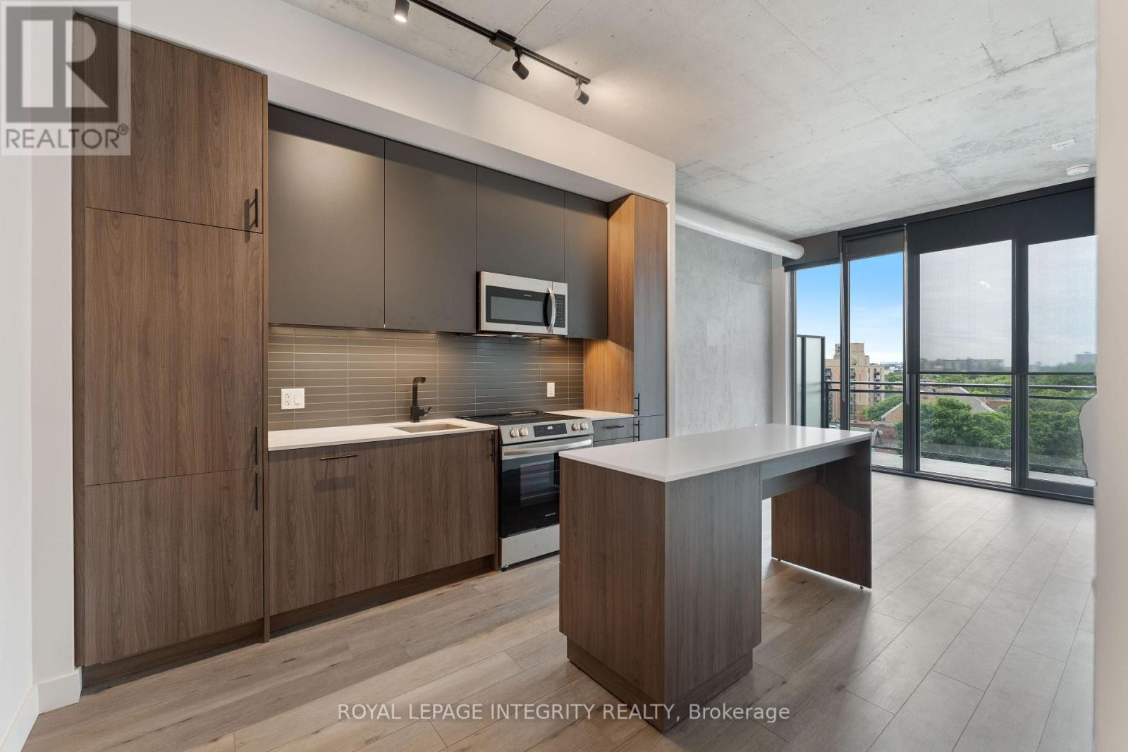 












717 - 10 JAMES STREET

,
Ottawa,




Ontario
K2P1T2

