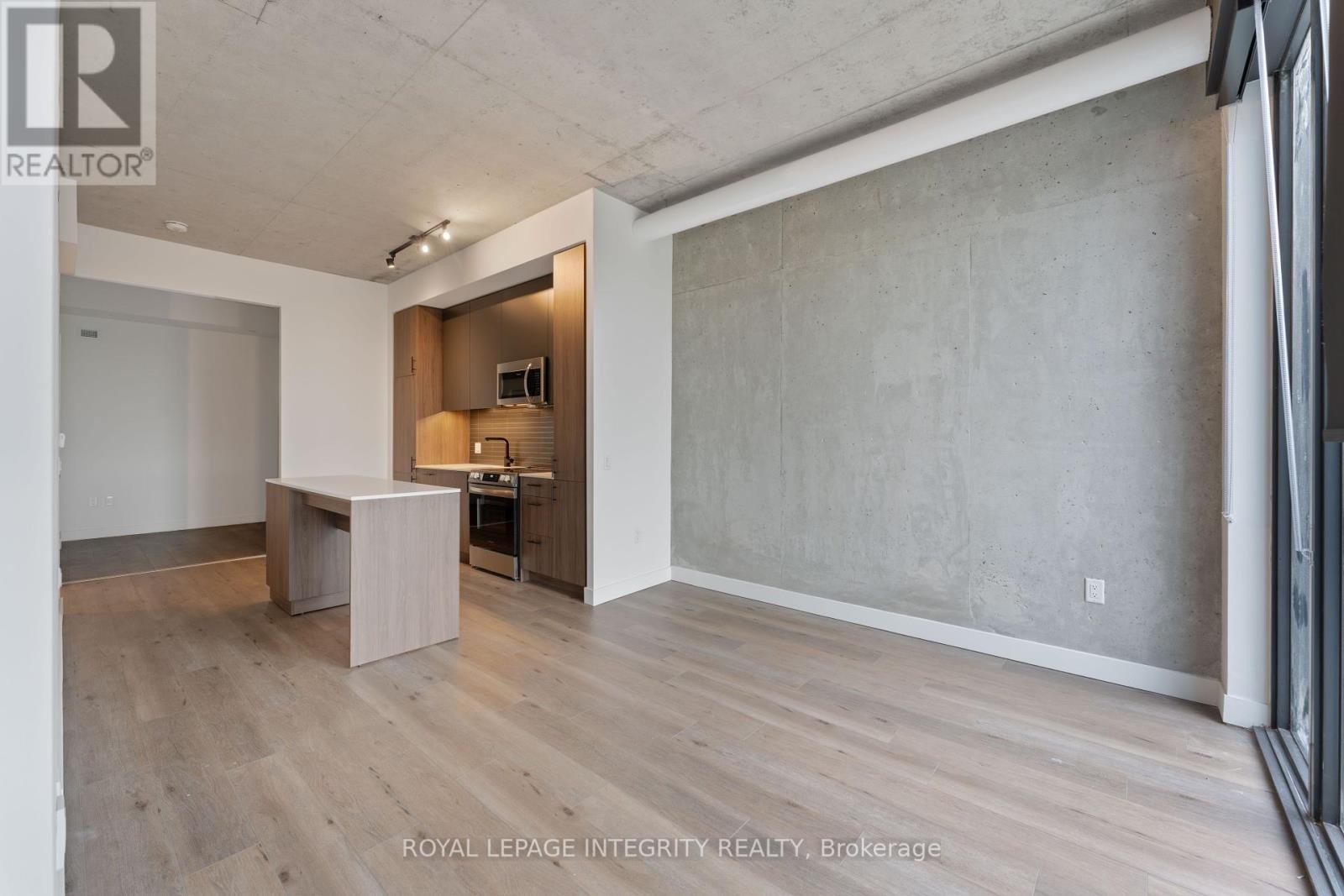 












717 - 10 JAMES STREET

,
Ottawa,




Ontario
K2P1T2

