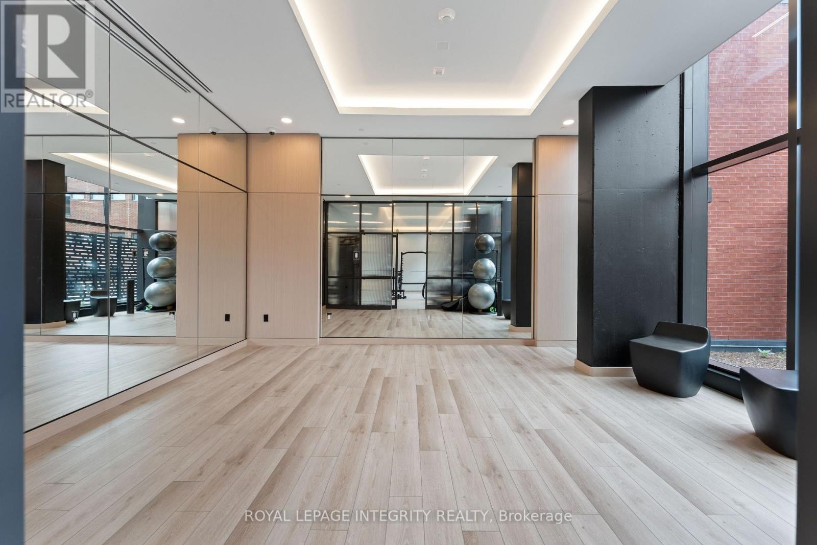 












717 - 10 JAMES STREET

,
Ottawa,




Ontario
K2P1T2

