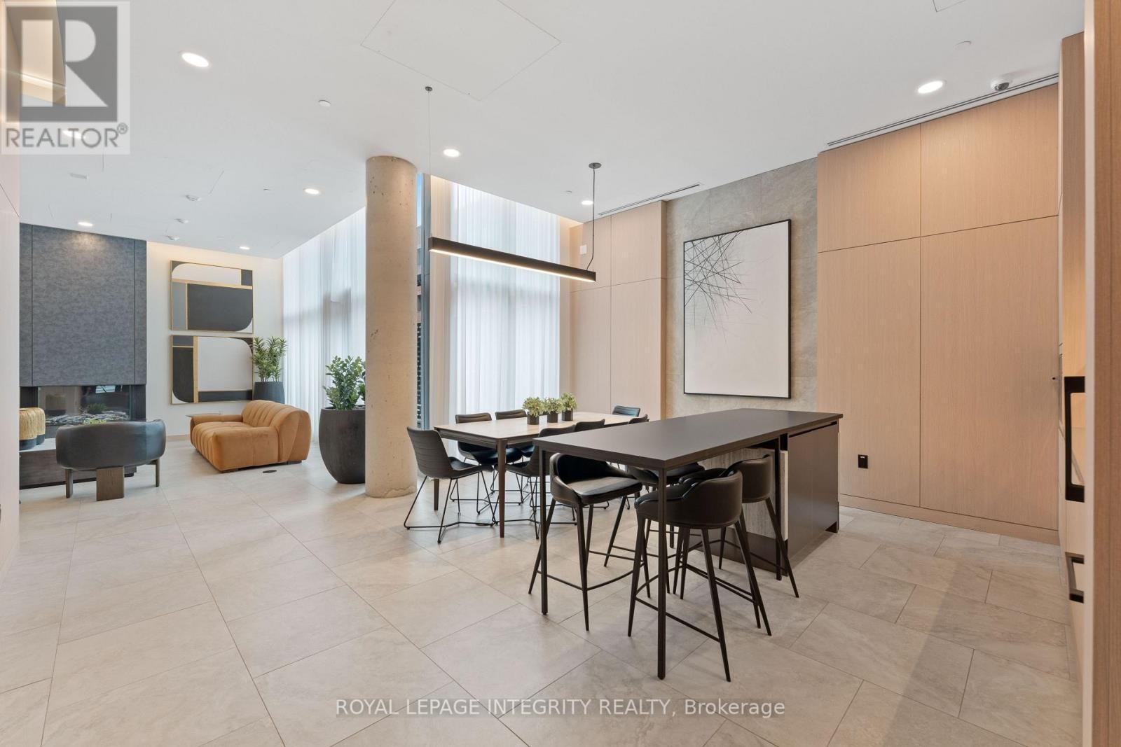 












717 - 10 JAMES STREET

,
Ottawa,




Ontario
K2P1T2

