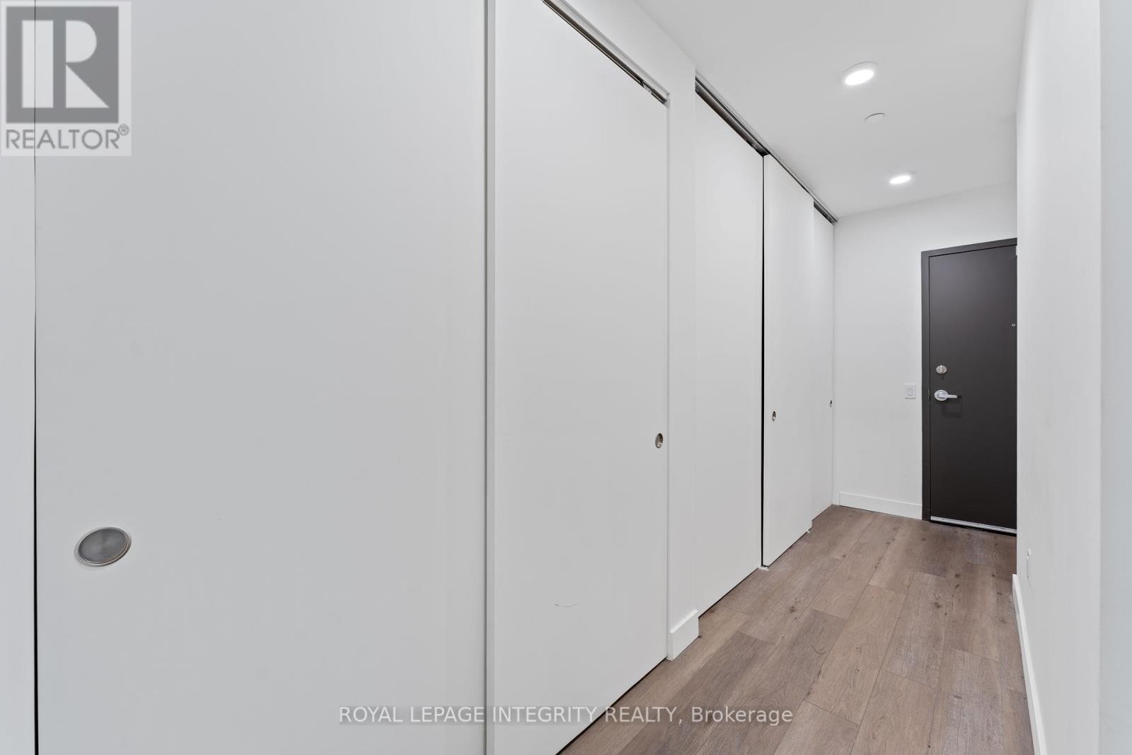 












717 - 10 JAMES STREET

,
Ottawa,




Ontario
K2P1T2

