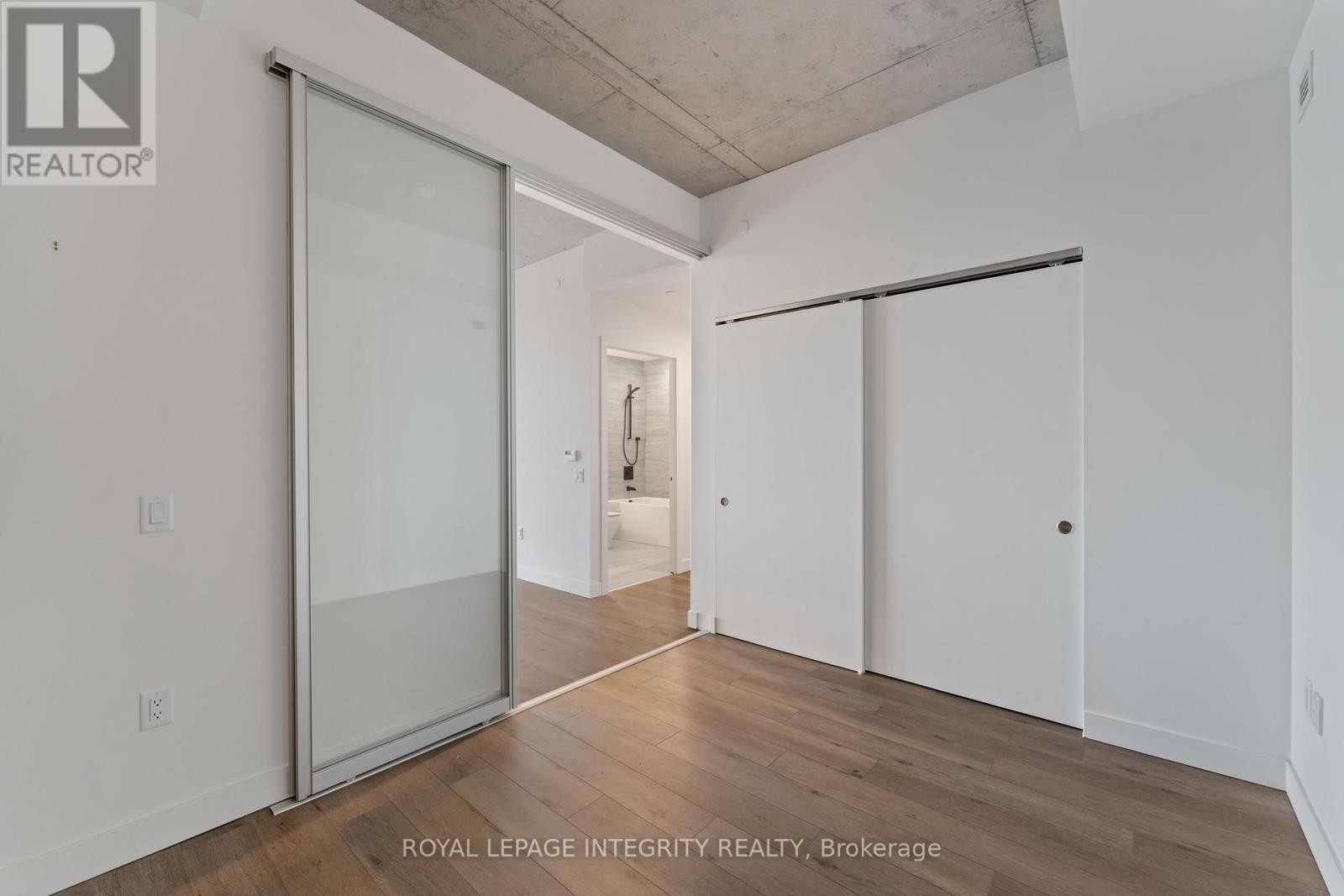 












717 - 10 JAMES STREET

,
Ottawa,




Ontario
K2P1T2

