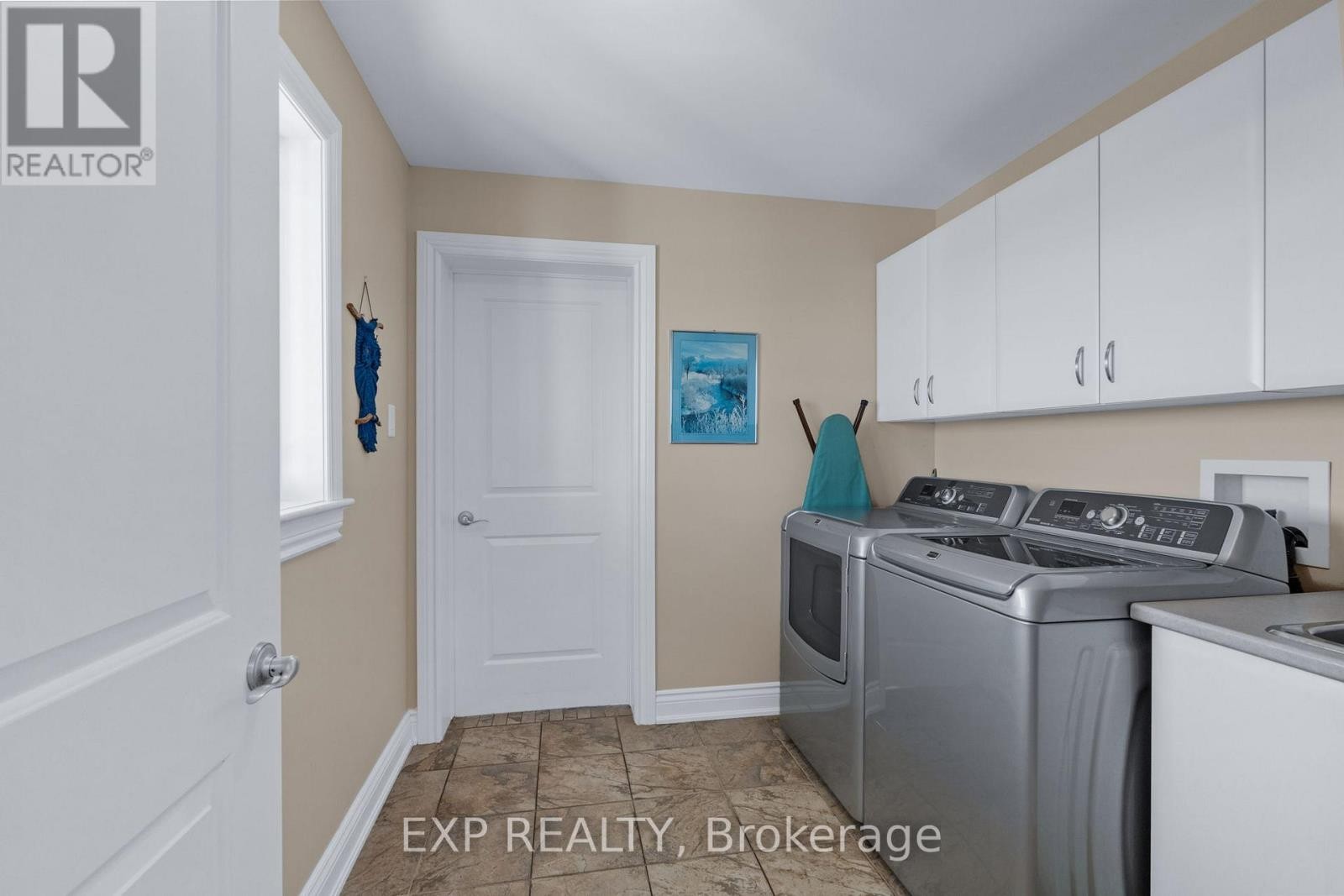 












5940 BROPHY DRIVE

,
Ottawa,




Ontario
K0A2Z0

