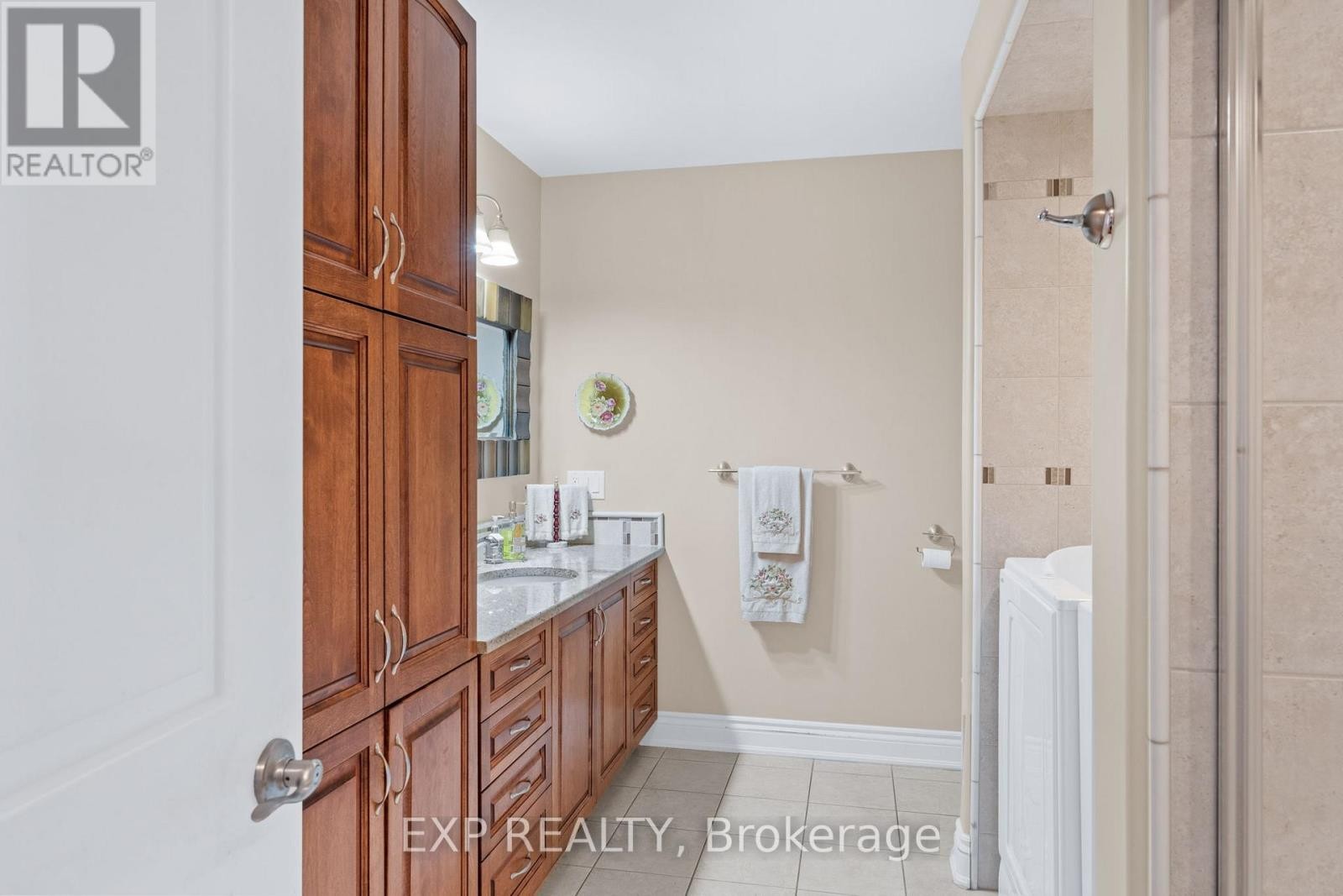 












5940 BROPHY DRIVE

,
Ottawa,




Ontario
K0A2Z0

