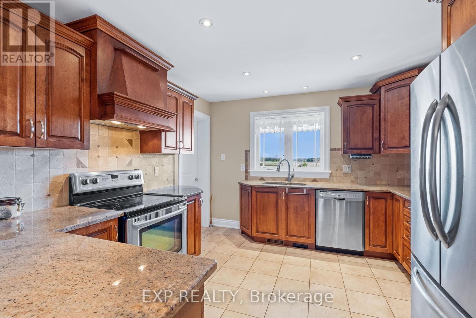 












5940 BROPHY DRIVE

,
Ottawa,




Ontario
K0A2Z0

