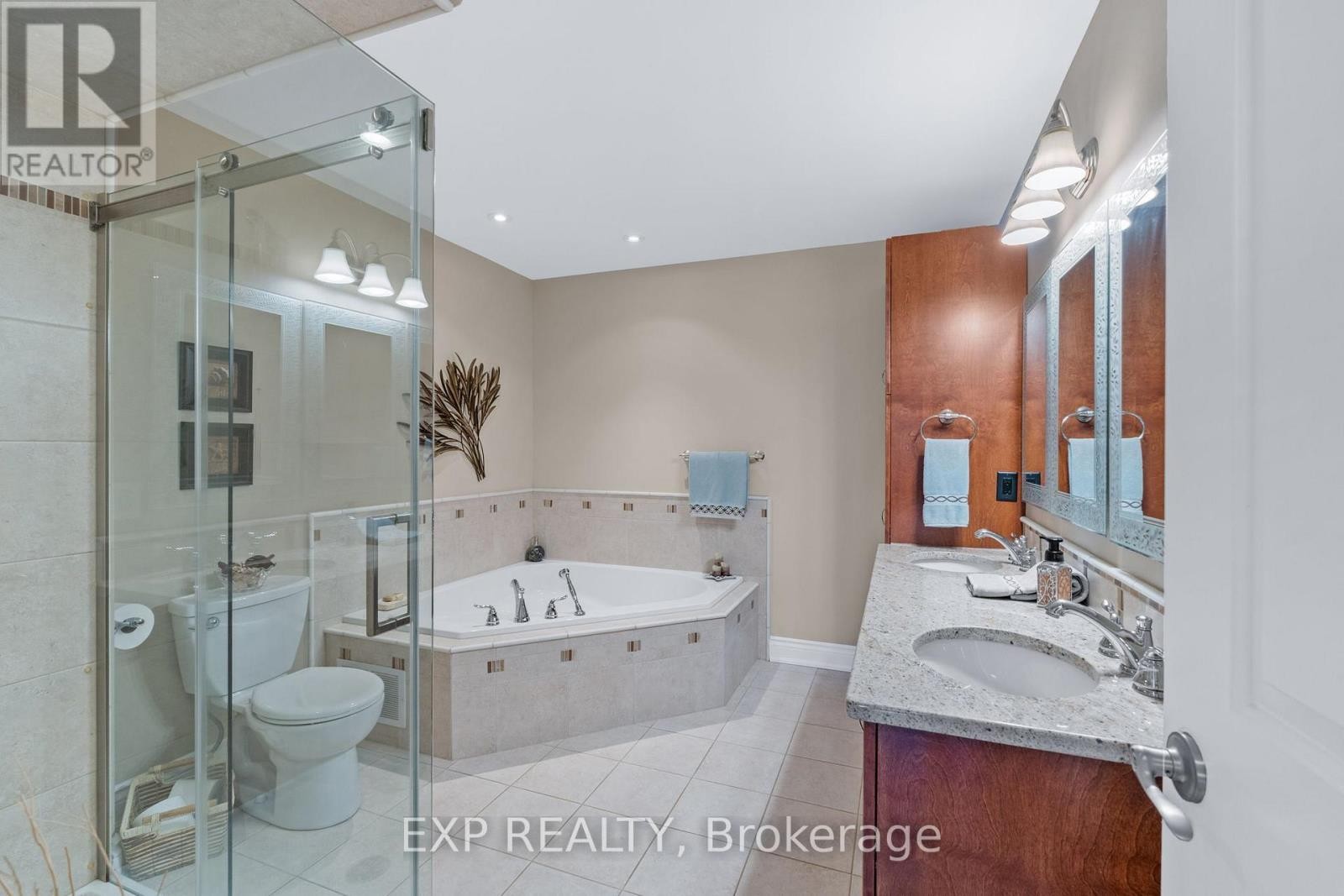 












5940 BROPHY DRIVE

,
Ottawa,




Ontario
K0A2Z0

