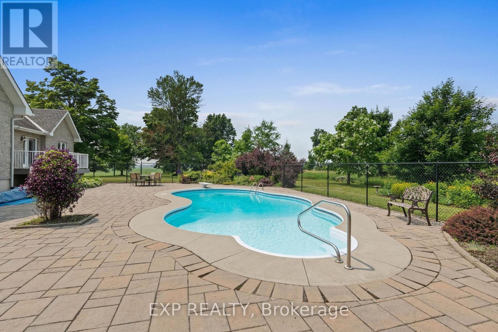 












5940 BROPHY DRIVE

,
Ottawa,




Ontario
K0A2Z0

