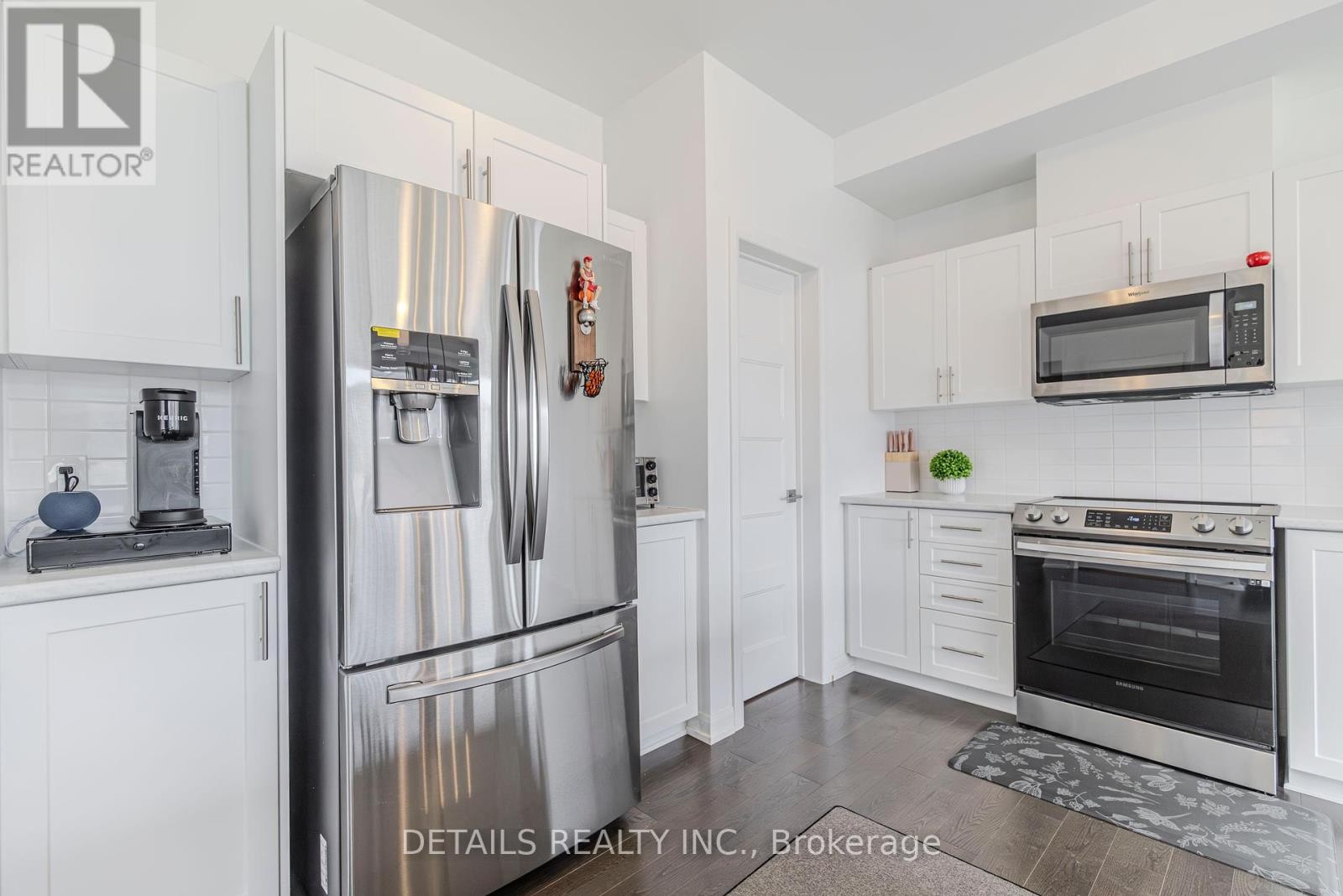 












372 STERLING AVENUE

,
Clarence-Rockland,




Ontario
K4K0L4

