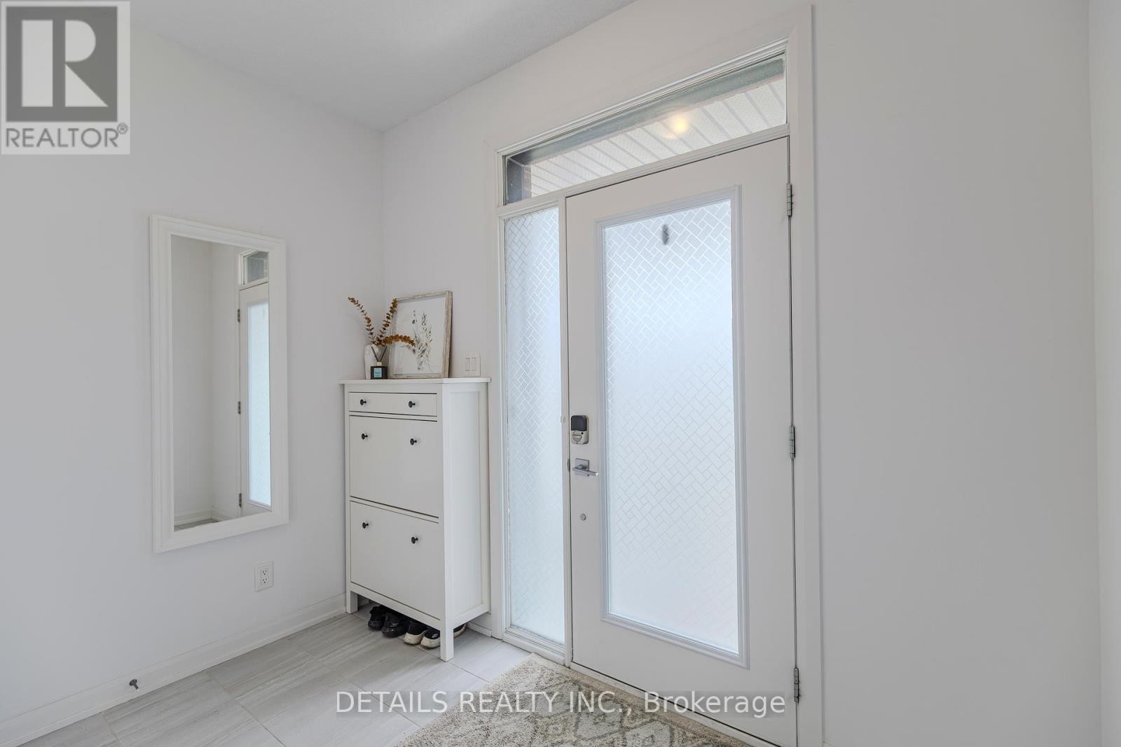 












372 STERLING AVENUE

,
Clarence-Rockland,




Ontario
K4K0L4

