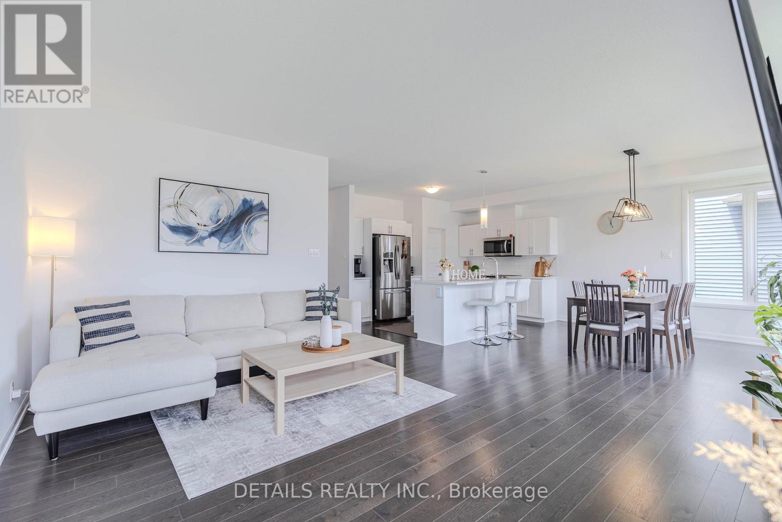 












372 STERLING AVENUE

,
Clarence-Rockland,




Ontario
K4K0L4

