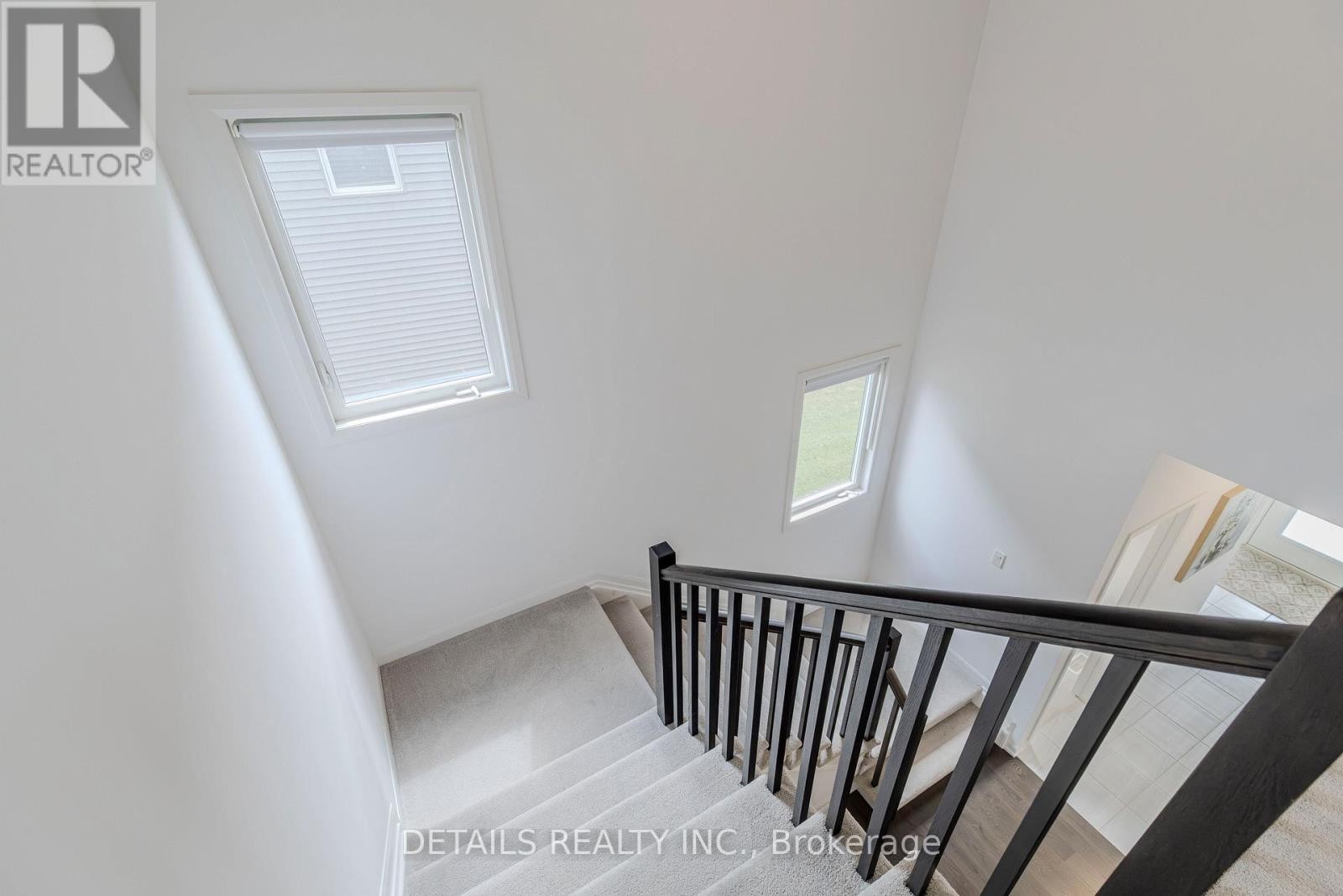 












372 STERLING AVENUE

,
Clarence-Rockland,




Ontario
K4K0L4

