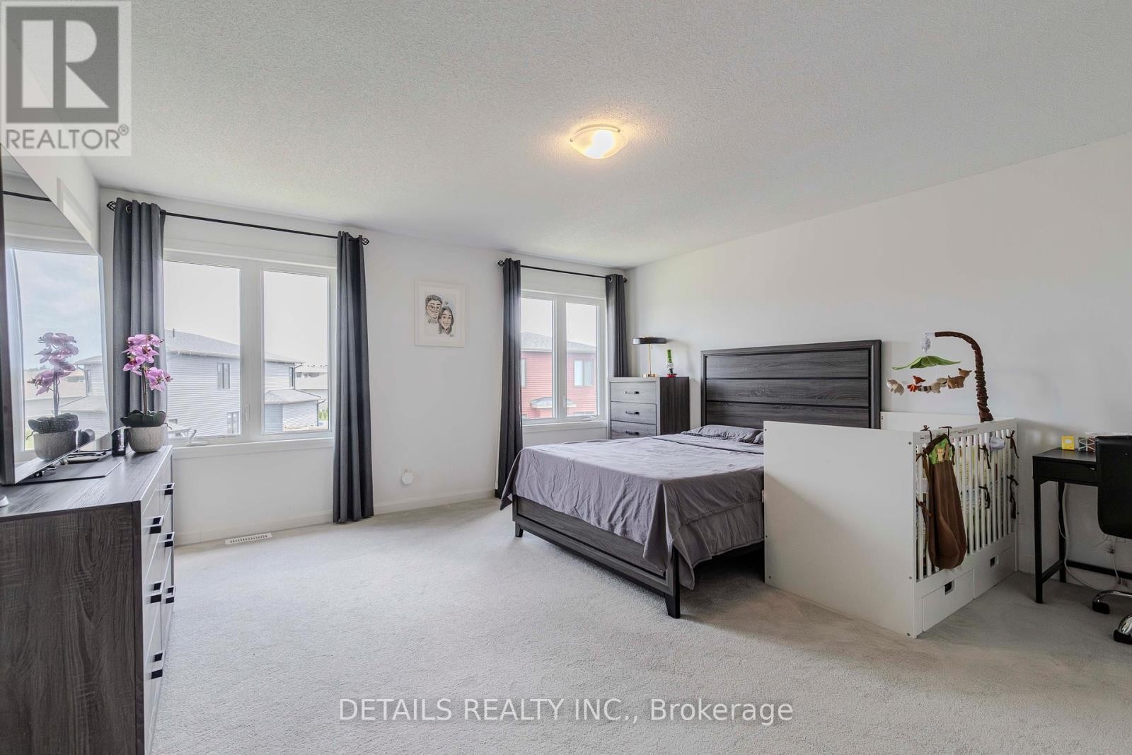 












372 STERLING AVENUE

,
Clarence-Rockland,




Ontario
K4K0L4

