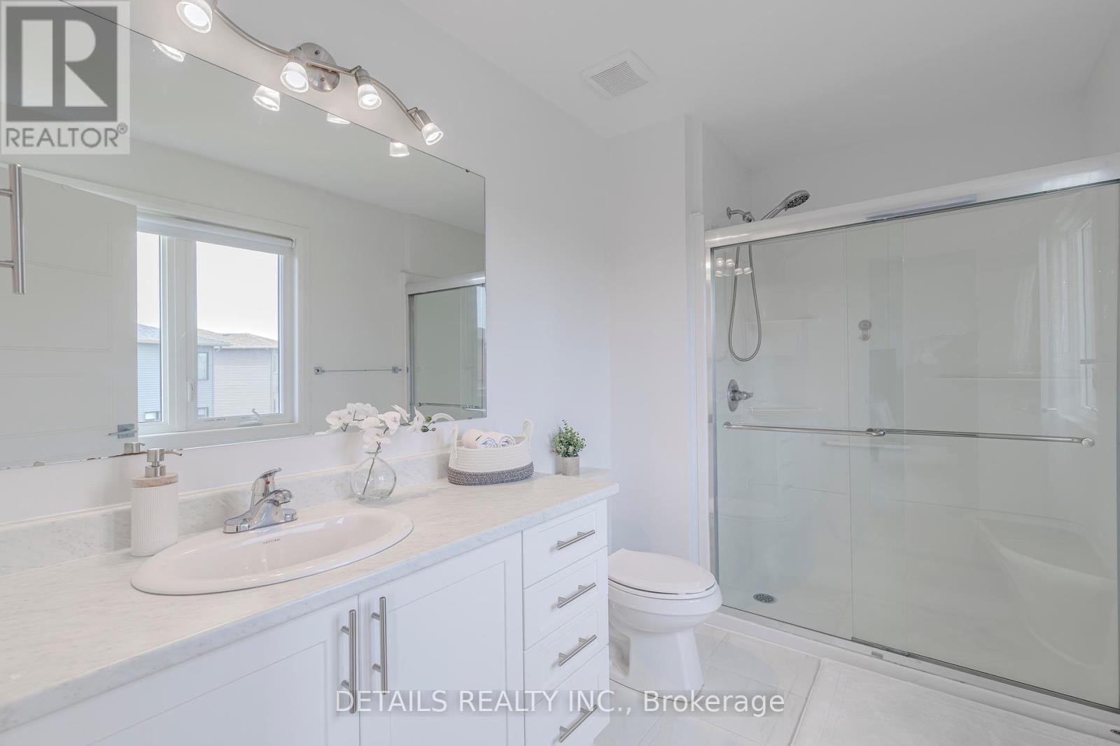 












372 STERLING AVENUE

,
Clarence-Rockland,




Ontario
K4K0L4

