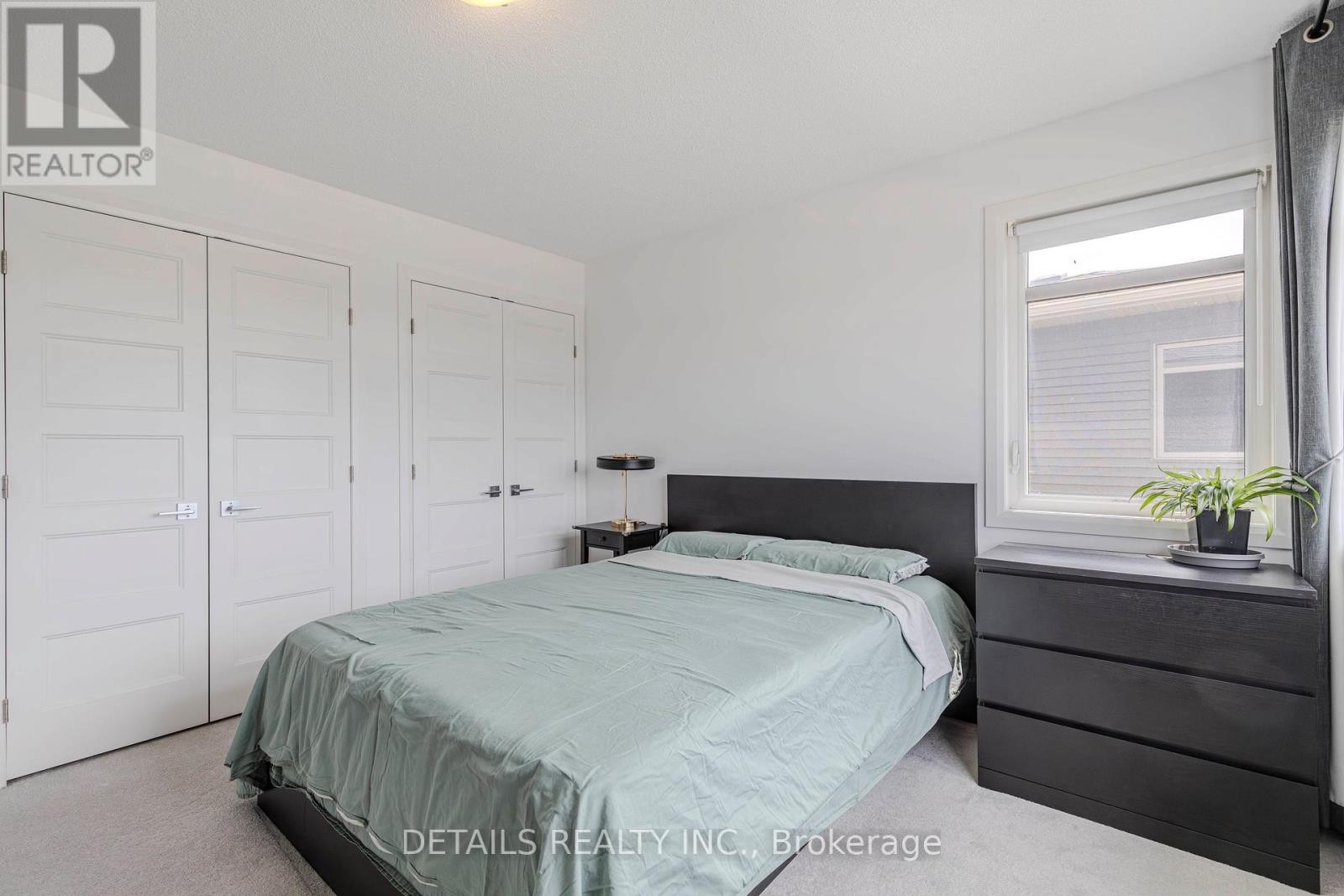












372 STERLING AVENUE

,
Clarence-Rockland,




Ontario
K4K0L4

