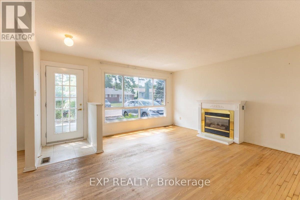 












2209 FILLMORE CRESCENT

,
Ottawa,




Ontario
K1J6A1

