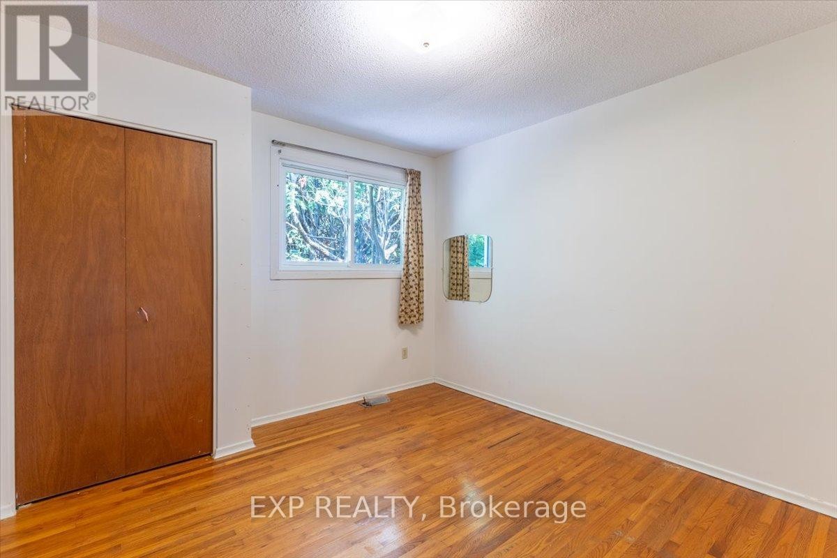 












2209 FILLMORE CRESCENT

,
Ottawa,




Ontario
K1J6A1

