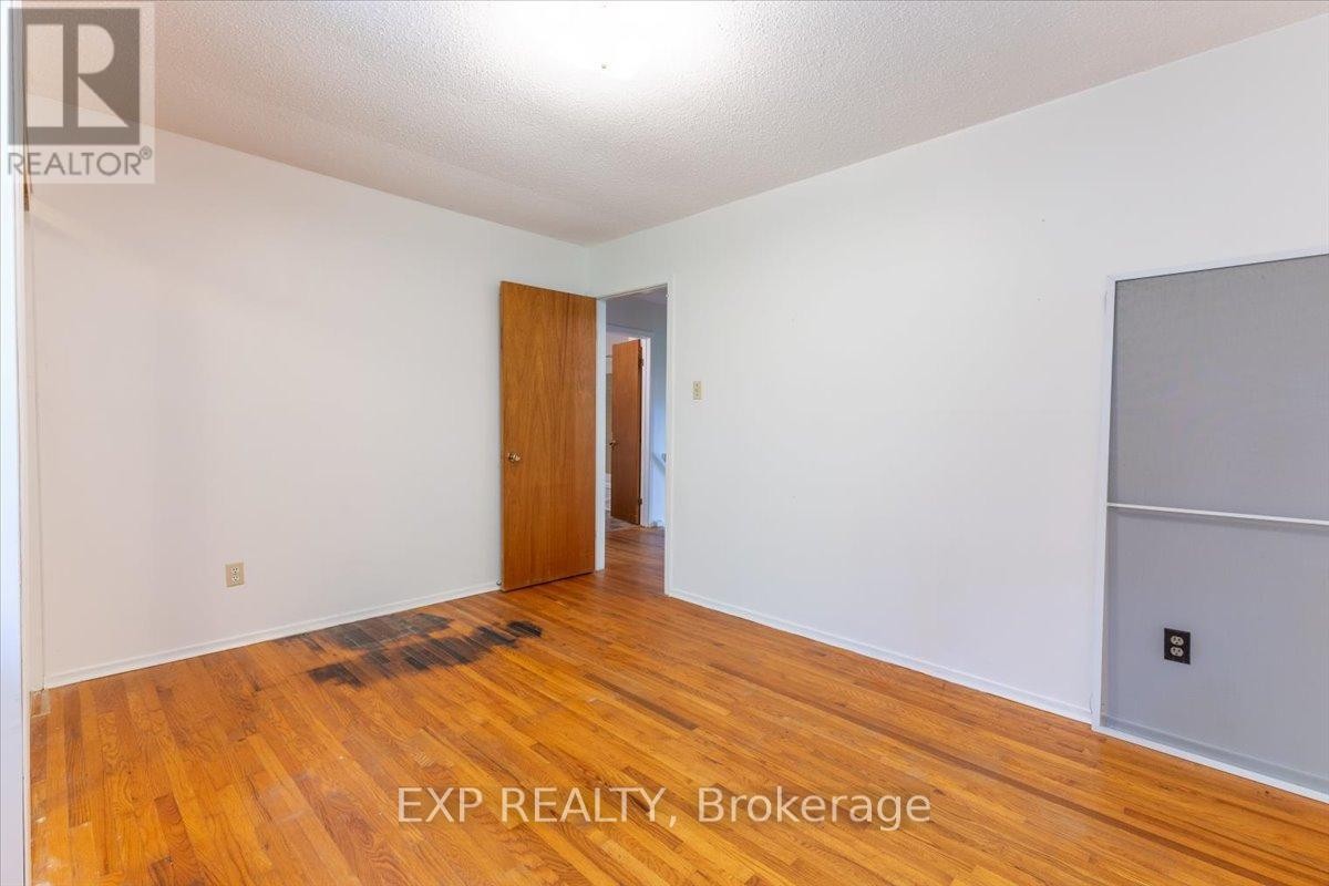 












2209 FILLMORE CRESCENT

,
Ottawa,




Ontario
K1J6A1

