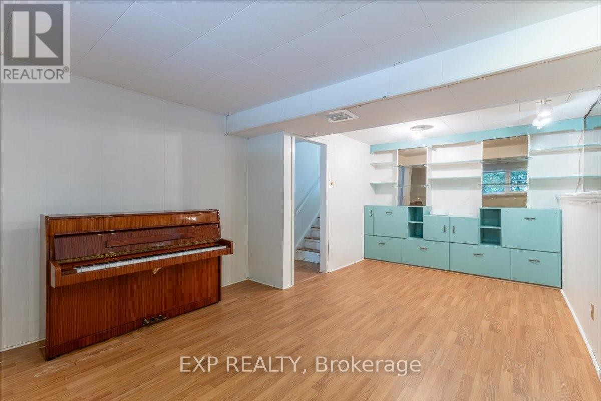 












2209 FILLMORE CRESCENT

,
Ottawa,




Ontario
K1J6A1

