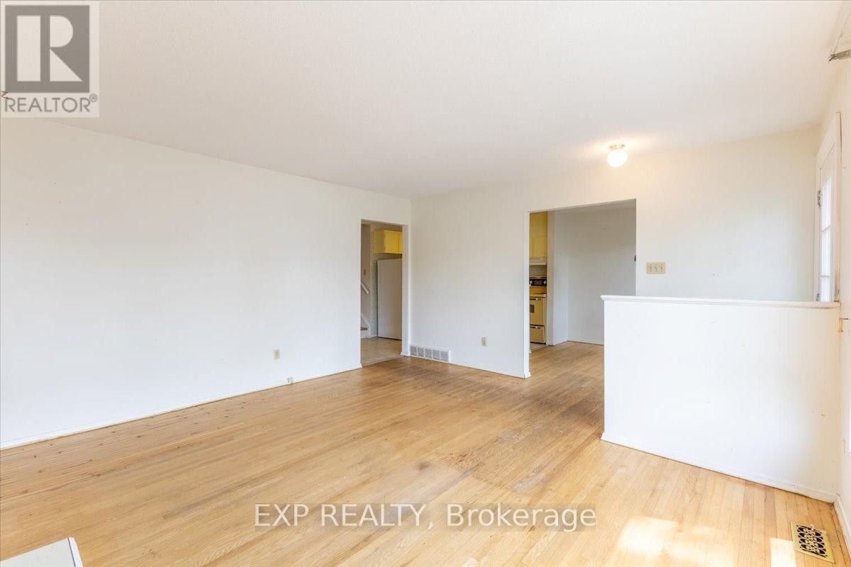 












2209 FILLMORE CRESCENT

,
Ottawa,




Ontario
K1J6A1

