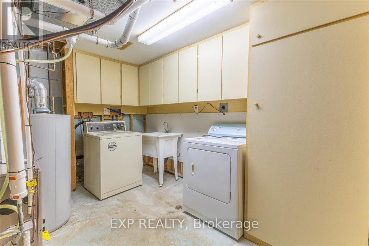 












2209 FILLMORE CRESCENT

,
Ottawa,




Ontario
K1J6A1

