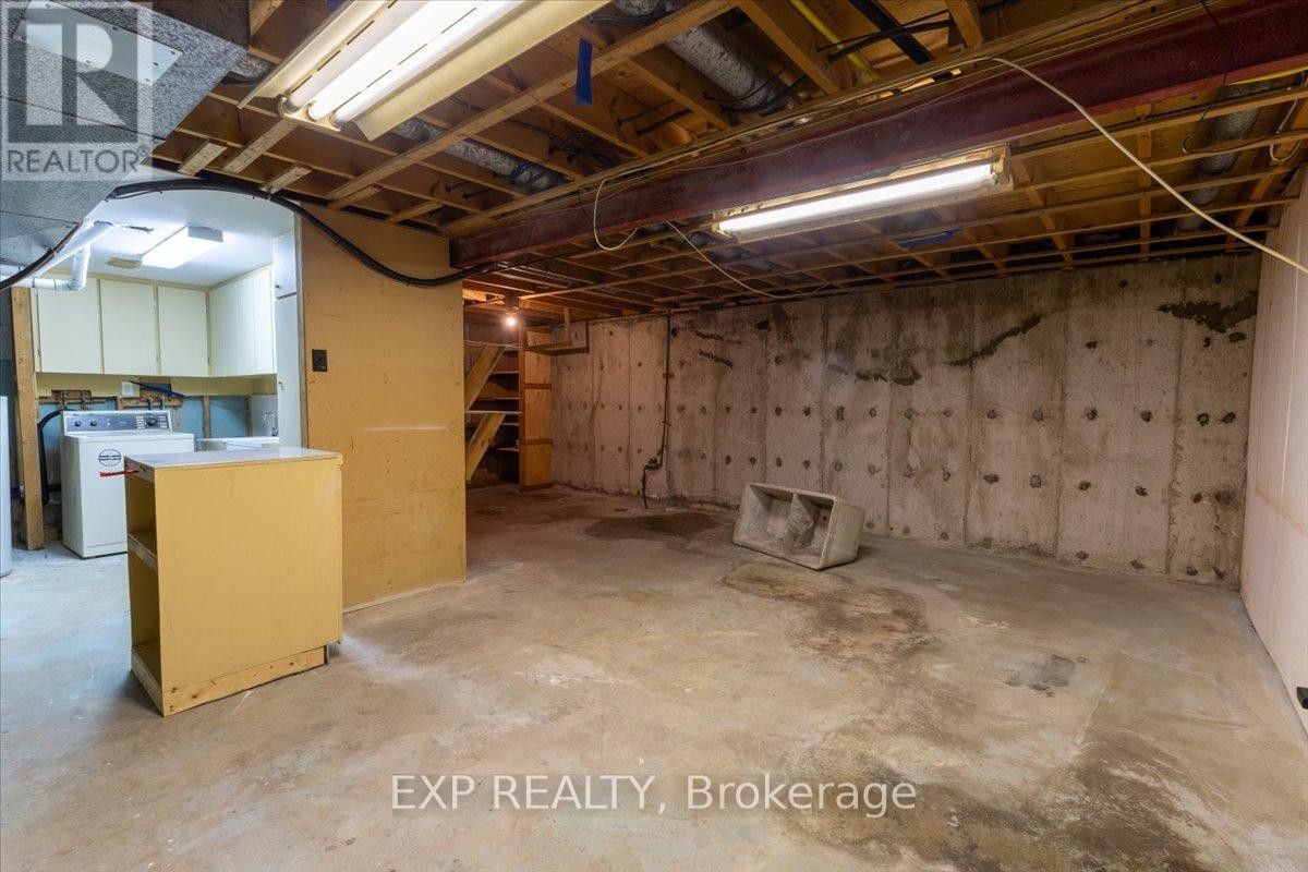 












2209 FILLMORE CRESCENT

,
Ottawa,




Ontario
K1J6A1

