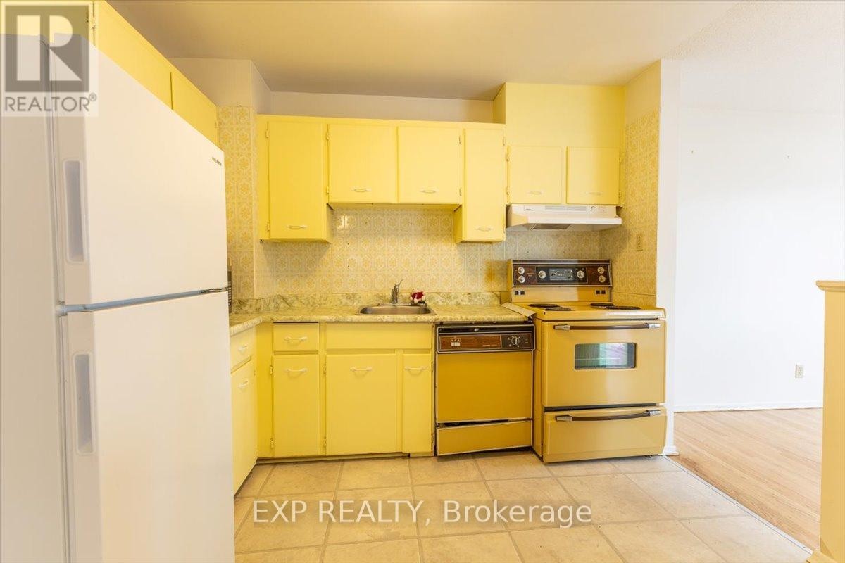 












2209 FILLMORE CRESCENT

,
Ottawa,




Ontario
K1J6A1

