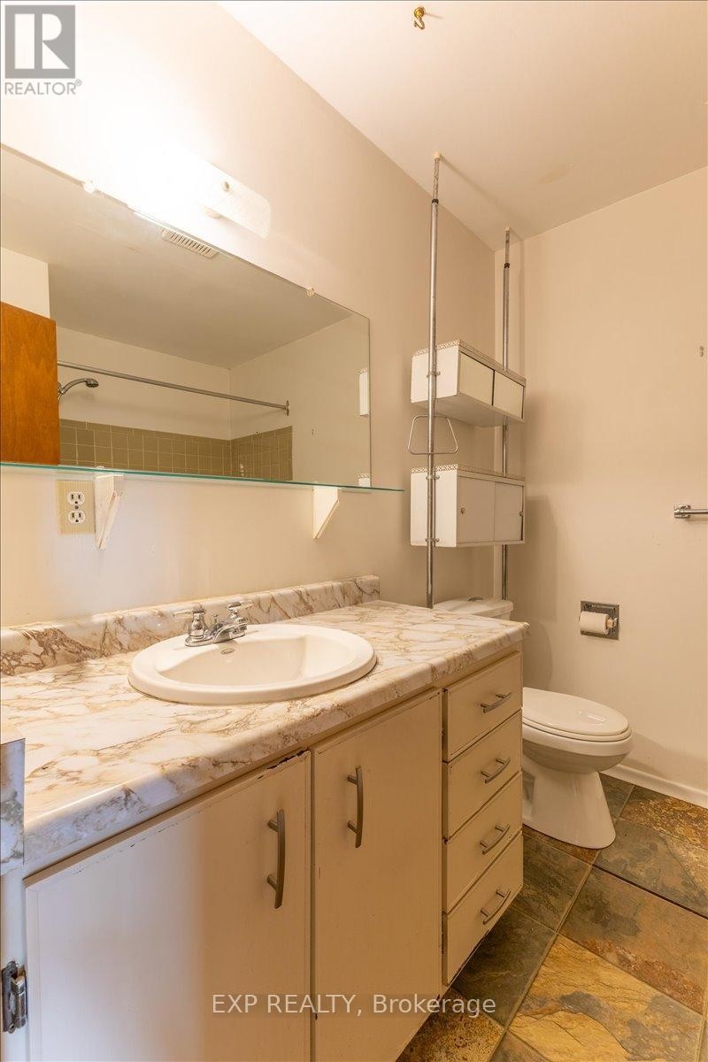 












2209 FILLMORE CRESCENT

,
Ottawa,




Ontario
K1J6A1

