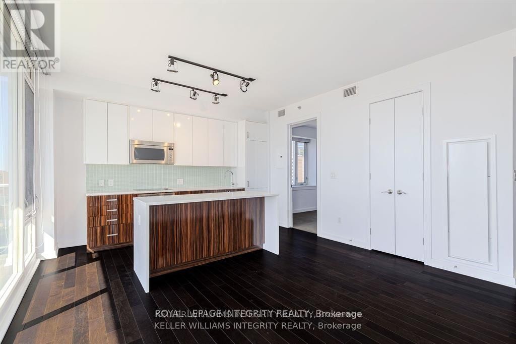 












809 - 300 LISGAR STREET

,
Ottawa,




Ontario
K2P0E2

